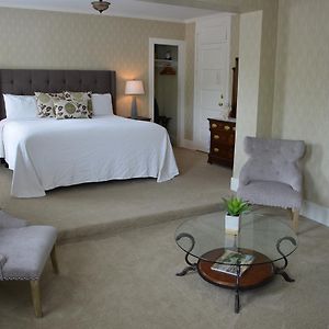 Queen Suite