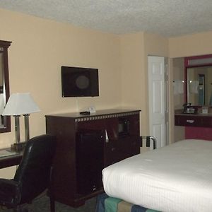 Deluxe King Room Mobility Access or Non-Smoking