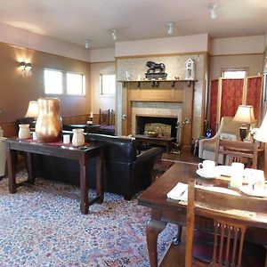 Bacon Mansion Bed And Breakfast