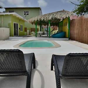 Pista Q Hostel And Apartments