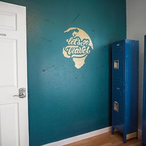 Dormitory Room Mixed