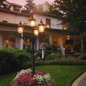 Brockamour Manor Bed And Breakfast