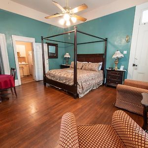 Two-Bedroom King Suite