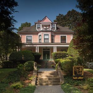 The Lion And The Rose Bed And Breakfast