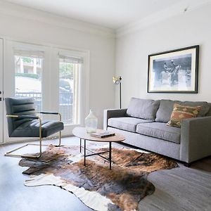 One-Bedroom King Suite