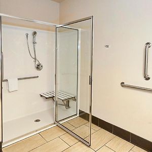 Queen Room Mobility accessible