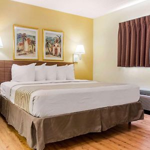 Deluxe King Room Smoking
