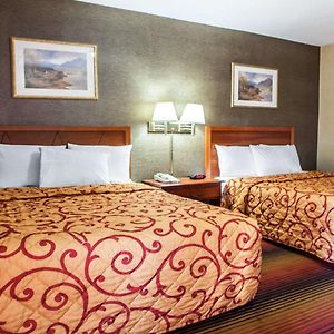 Queen Room Two Queen Beds Smoking