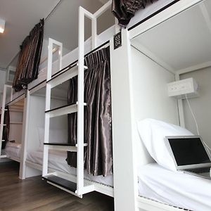Dormitory Room Mixed