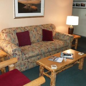 One-Bedroom King Suite