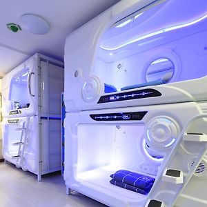 Dormitory Room Mixed