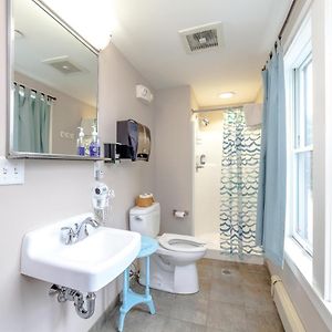 Private Queen Room
