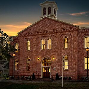 Amelia Schoolhouse Inn