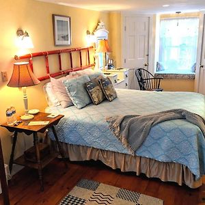 Queen Room Lupine