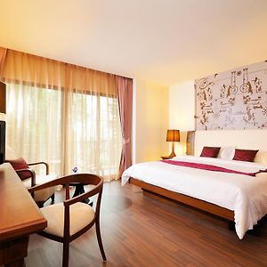 Corner King Room