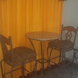 Deluxe Queen Suite