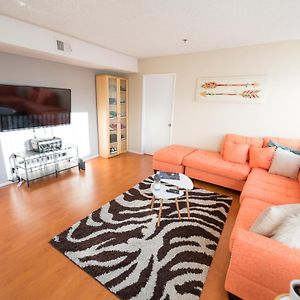 Cozy Hollywood Get Away