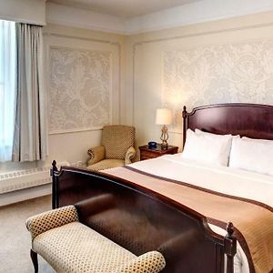 Deluxe King Suite