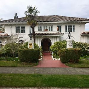 The Villa Bed & Breakfast (Adults Only)