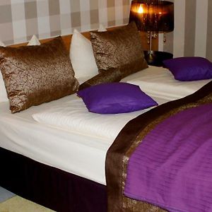 Economy King Room