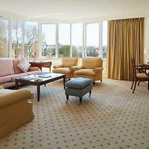 Luxury Three-Bedroom Apartment