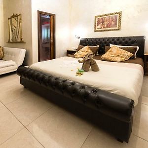 Family King Suite