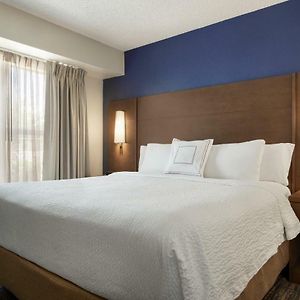 Queen Suite Mobility accessible