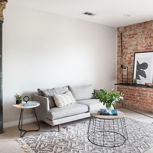 Deluxe Queen Suite