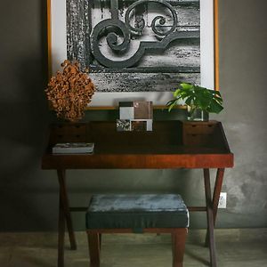 Urban King Suite