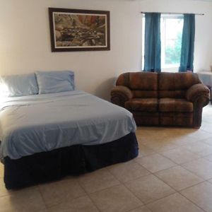 Queen Suite Two Queen Beds