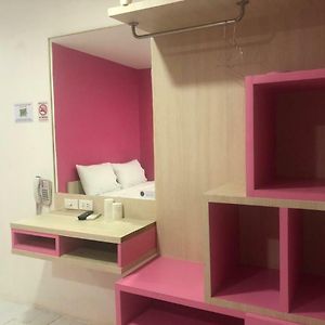 Budget King Room