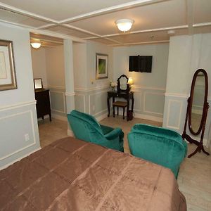Budget King Room