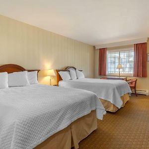 Main Building Queen Room