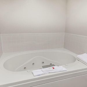 King Suite Whirlpool