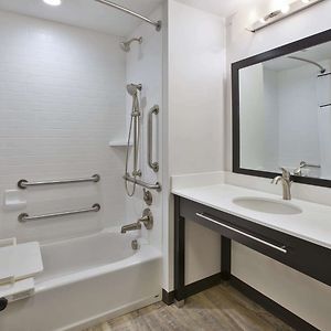 King Room Mobility accessible