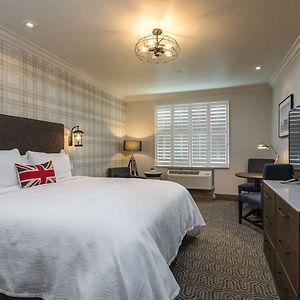 Queen Room Two Queen Beds Roll Shower Disability Access