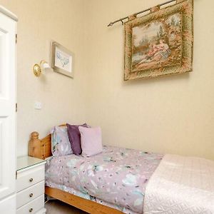Single Room Private Bathroom
