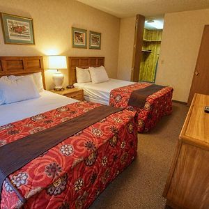 Deluxe One-Bedroom Suite