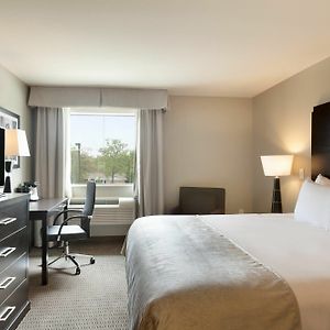 King Room Mobility or hearing accessible