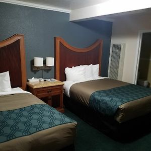 Econo Lodge Inn & Suites Heavenly Village Area