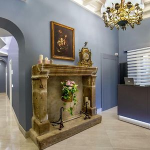 Gcf Luxury Suites, Guest House