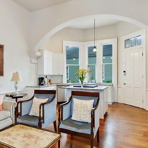 Deluxe Queen Suite