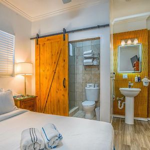 Small Queen Room