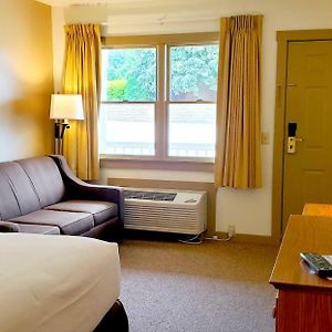 King Room Main Level