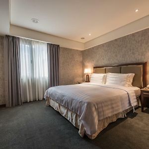 Superior King Suite