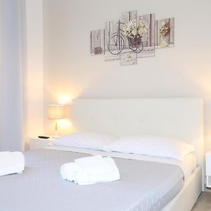 Deluxe Queen Suite