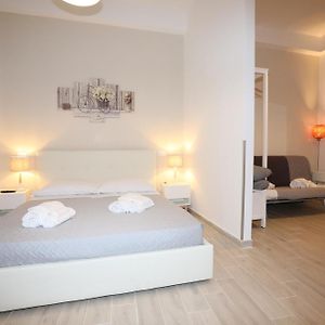 Unique Luxury Apartment And Rooms