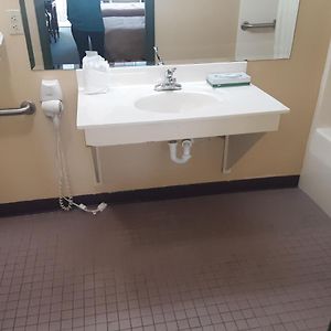 Queen Suite Tub Grab Bars Mobility or Hearing Accessible Non-Smoking