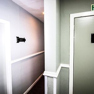 Twin Room Private Bathroom