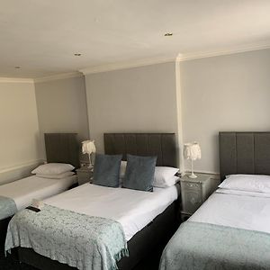Ensuite Quadruple Room